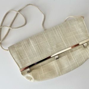 The perfect summer bag - linen with clear detail